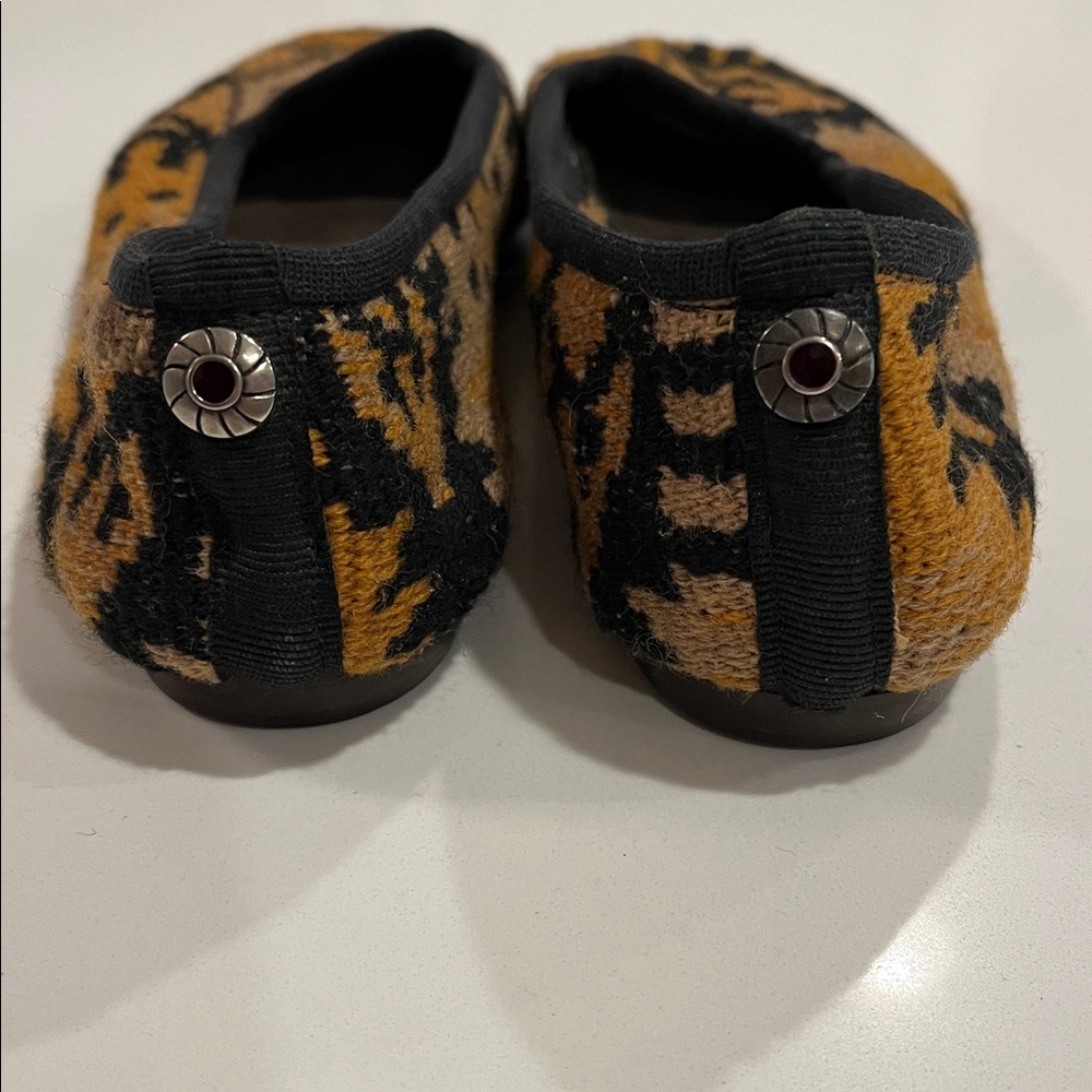 Vintage Talbots Kilim Weave leather bottom Flats/ballet/loafers. Size 7 - Picture 3 of 11
